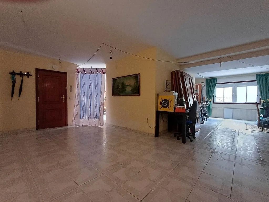 5 Zimmer Wohnung zu verkaufen in Vigo - 360.000 € (Ref: 9684012)