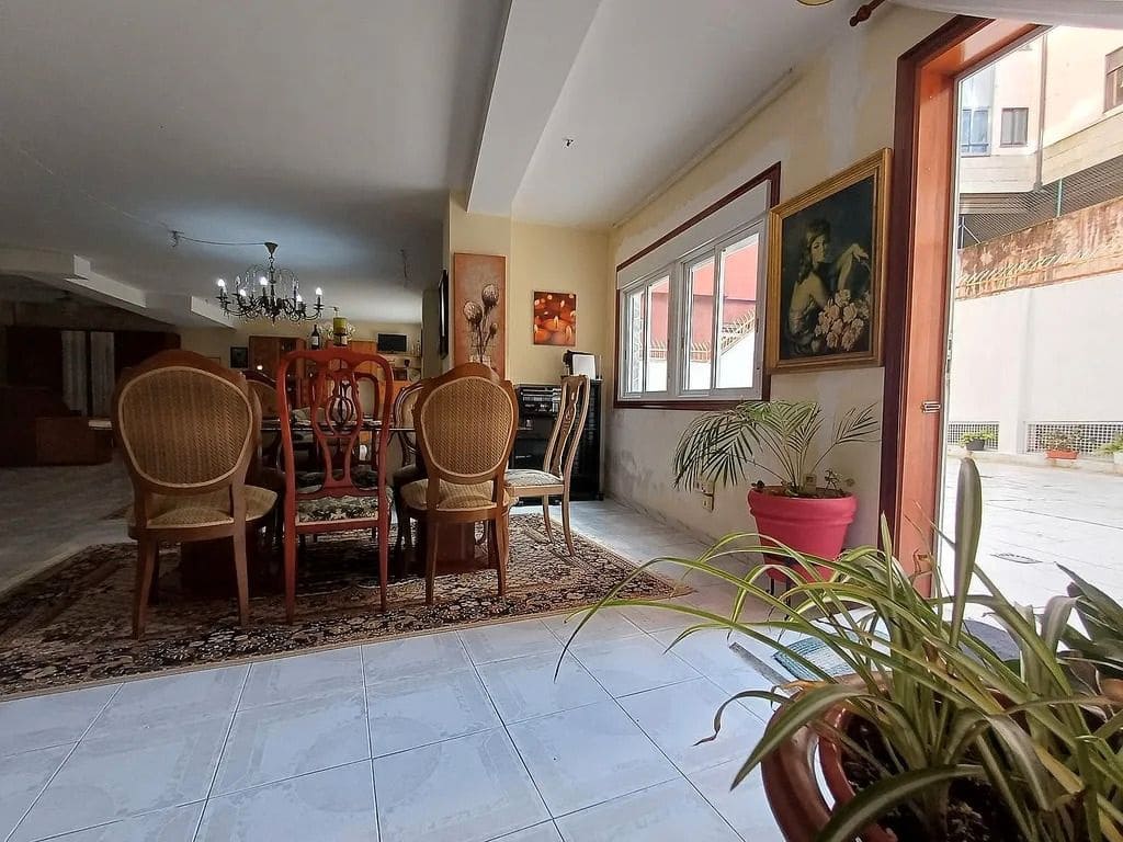 5 Zimmer Wohnung zu verkaufen in Vigo - 360.000 € (Ref: 9684012)
