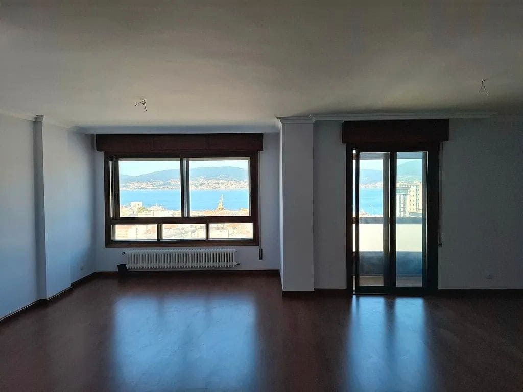 6 bedroom Flat for sale in Vigo with garage - € 520,000 (Ref: 9685290)
