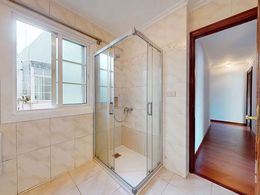 6 bedroom Flat for sale in Vigo with garage - € 520,000 (Ref: 9685290)