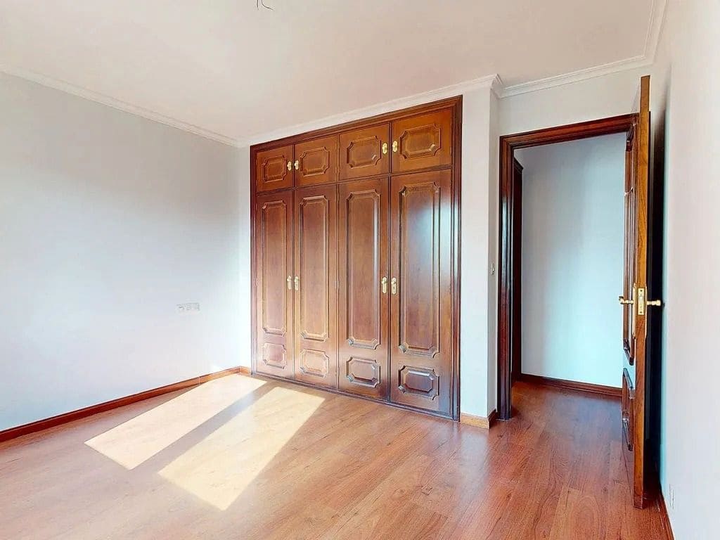 6 bedroom Flat for sale in Vigo with garage - € 520,000 (Ref: 9685290)