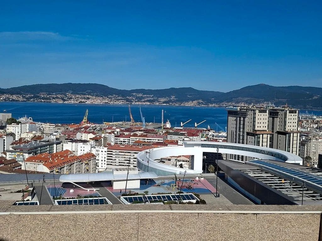 6 bedroom Flat for sale in Vigo with garage - € 520,000 (Ref: 9685290)