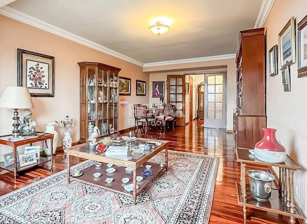 4 bedroom Flat for sale in Vigo with garage - € 449,500 (Ref: 9685291)