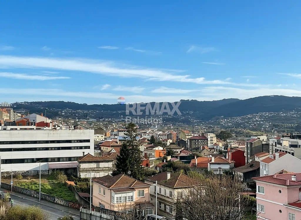 4 bedroom Flat for sale in Vigo with garage - € 449,500 (Ref: 9685291)
