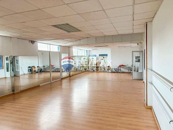 Commercieel te koop in Cangas - € 320.000 (Ref: 9685295)