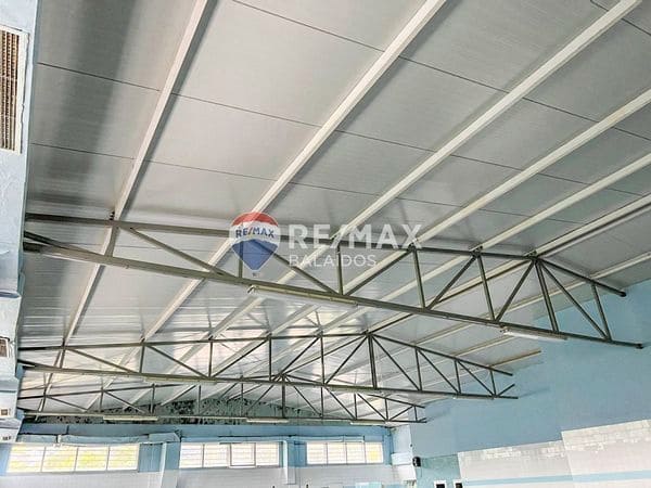 Commercieel te koop in Cangas - € 320.000 (Ref: 9685295)