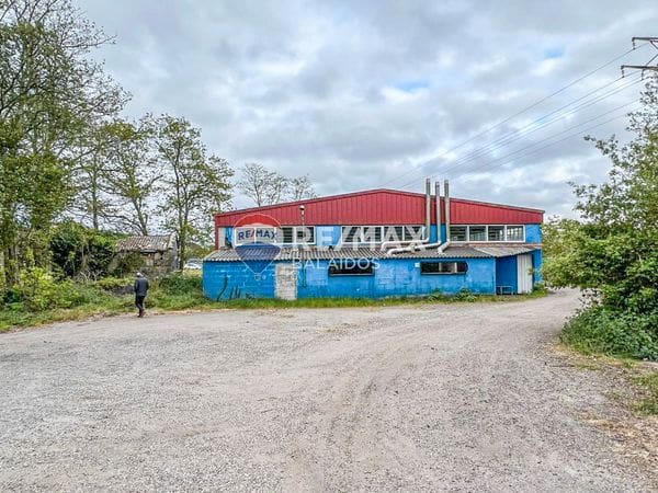 Commercieel te koop in Cangas - € 320.000 (Ref: 9685295)