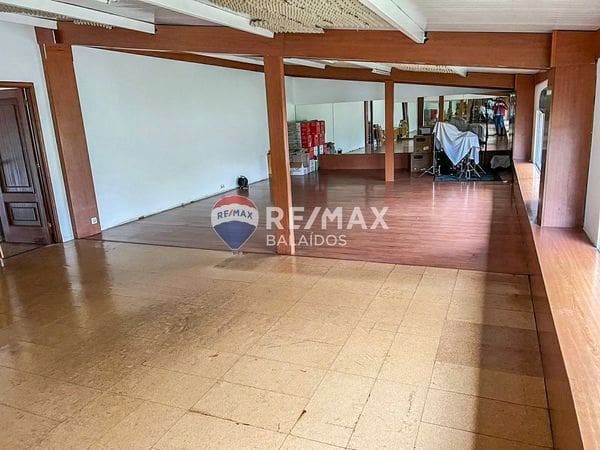 Commercieel te koop in Cangas - € 320.000 (Ref: 9685295)