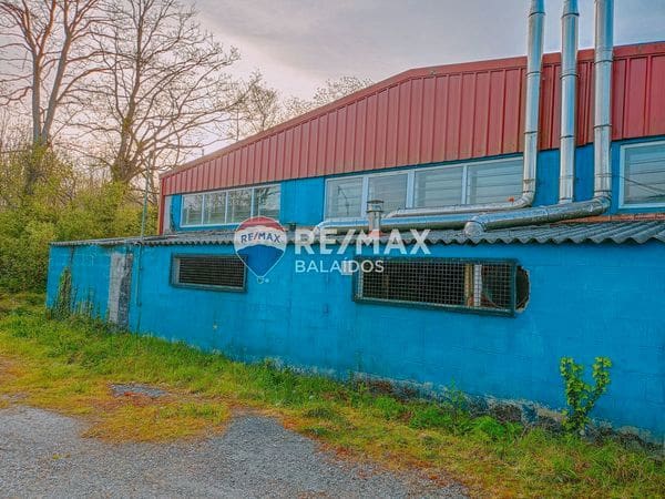 Commercieel te koop in Cangas - € 320.000 (Ref: 9685295)