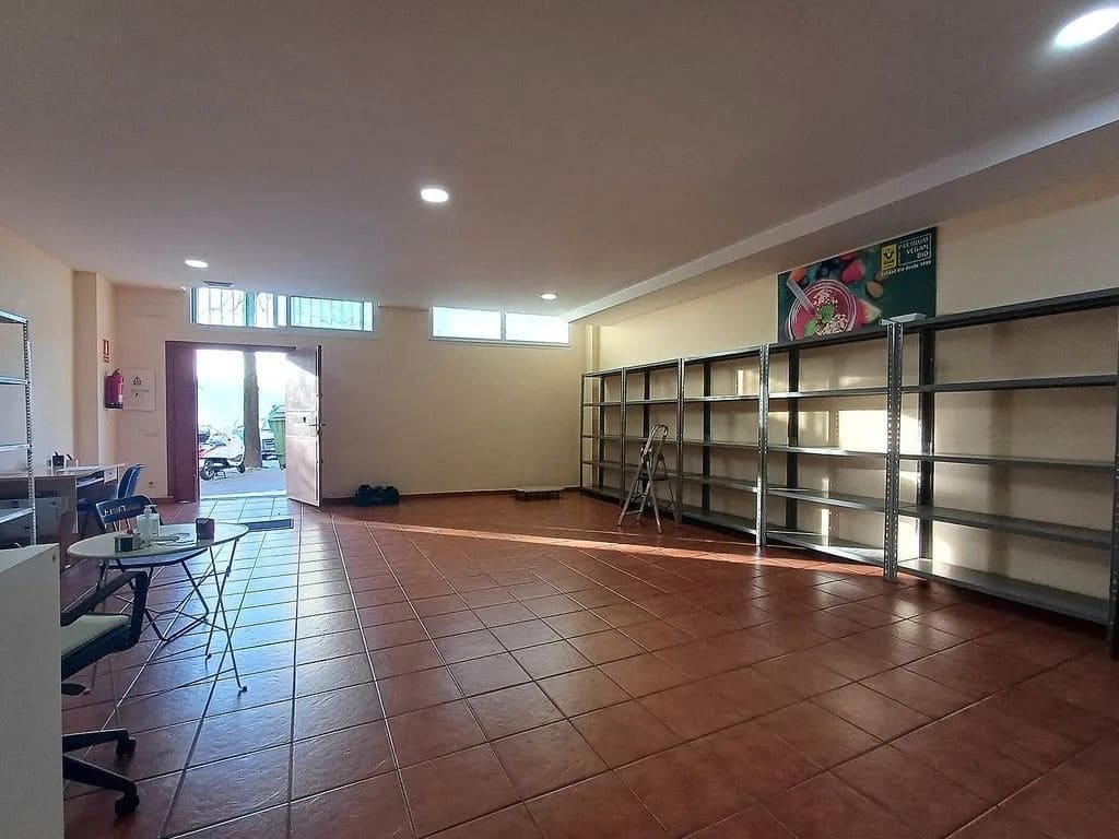 Commercieel te koop in Vigo - € 185.000 (Ref: 9685300)