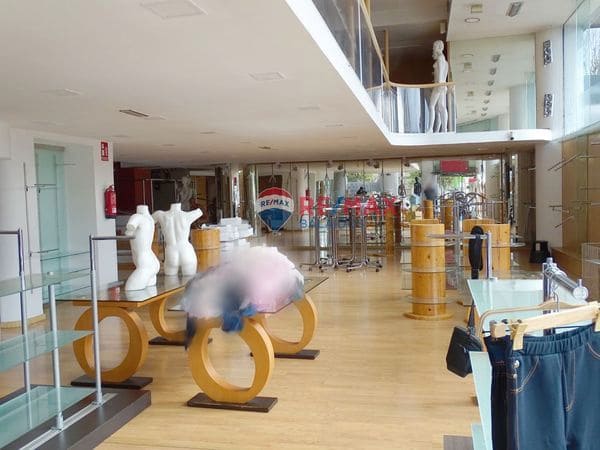 Kommersiell till salu i Vigo - 650 000 € (Ref: 9685315)