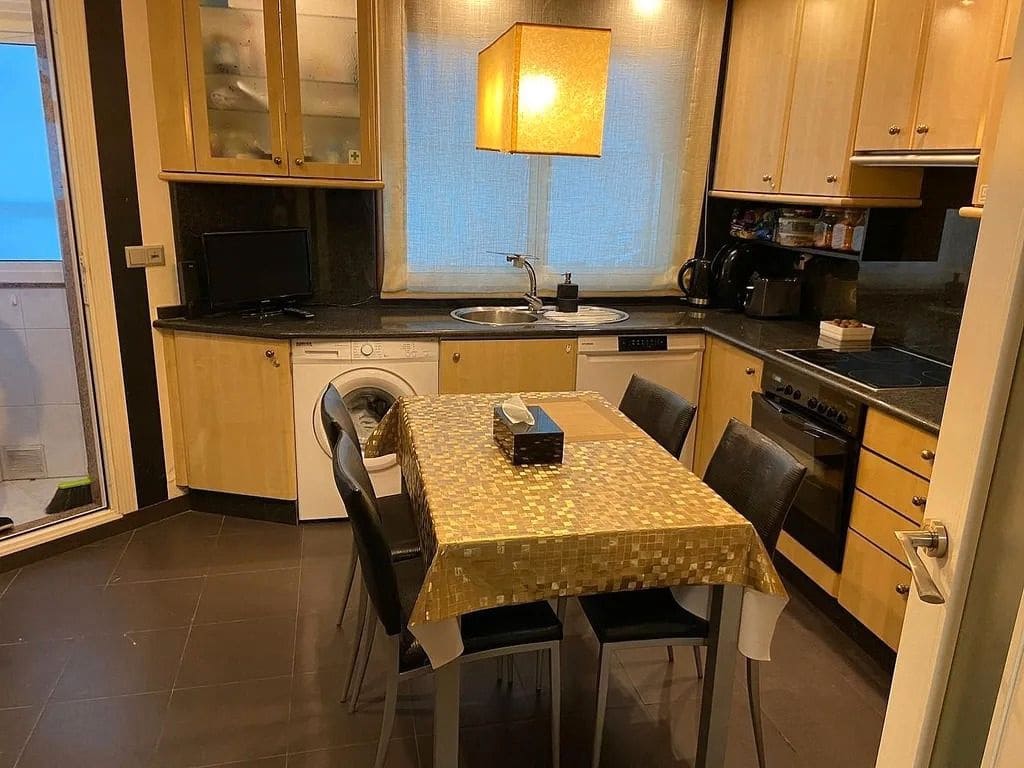 2 slaapkamer Flat te koop in Pontevedra stad met garage - € 245.000 (Ref: 9685316)