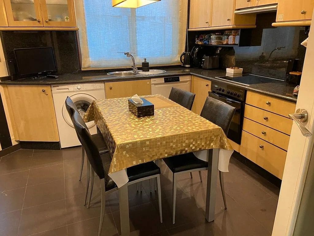 2 slaapkamer Flat te koop in Pontevedra stad met garage - € 245.000 (Ref: 9685316)