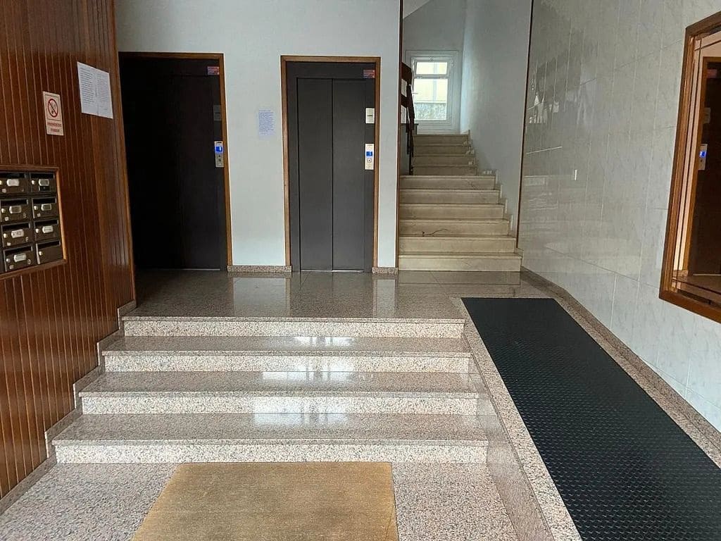 2 slaapkamer Flat te koop in Pontevedra stad met garage - € 245.000 (Ref: 9685316)