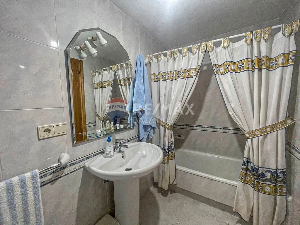 3 bedroom Flat for sale in Sanxenxo with garage - € 320,000 (Ref: 9685317)