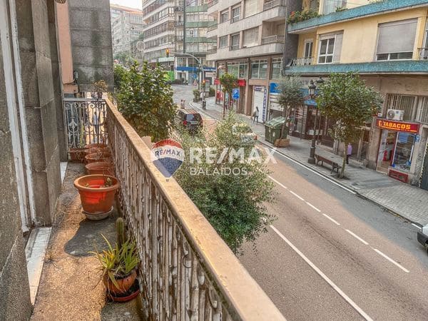 Piso de 5 habitaciones en Vigo en venta - 250.000 € (Ref: 9685323)
