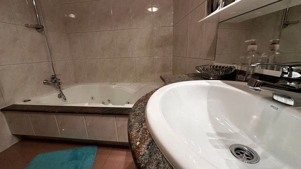 3 bedroom Apartment for sale in Vigo with garage - € 475,000 (Ref: 9685330)