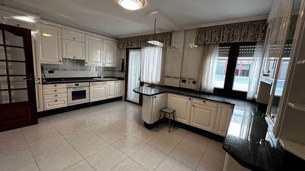 3 bedroom Apartment for sale in Vigo with garage - € 475,000 (Ref: 9685330)