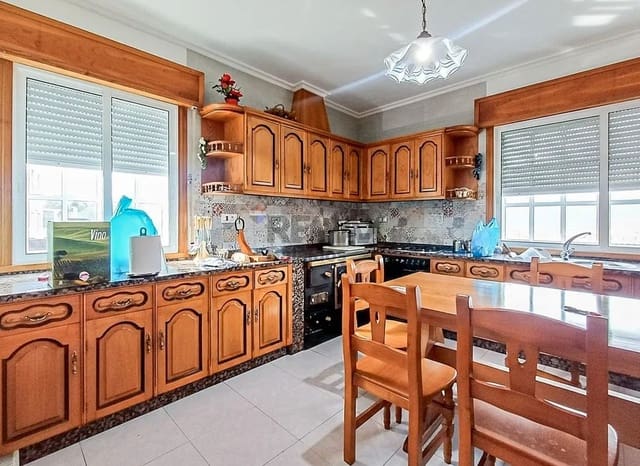 5 bedroom Flat for sale in A Cañiza - € 159,000 (Ref: 9685333)