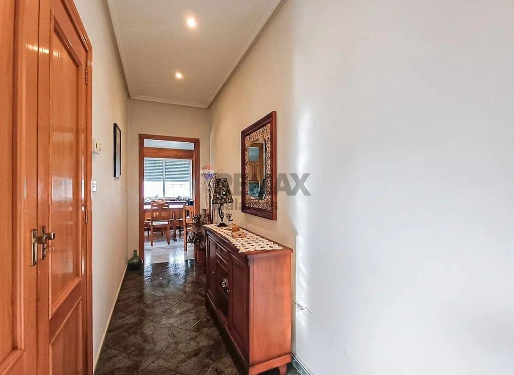 5 bedroom Flat for sale in A Caniza - € 159,000 (Ref: 9685333)