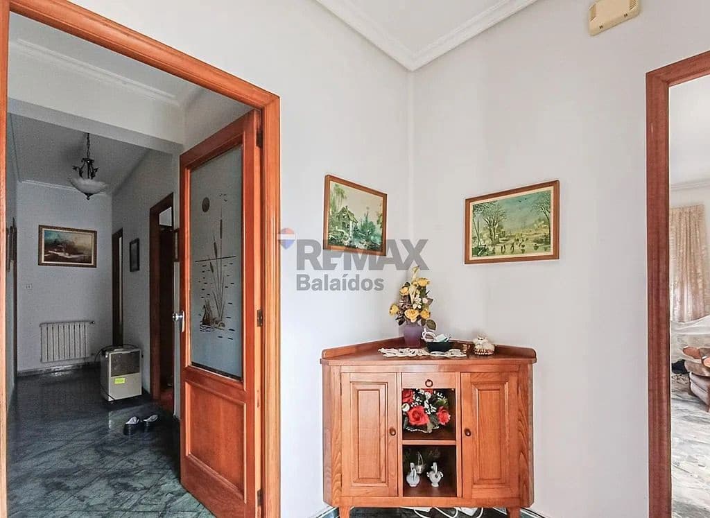 5 bedroom Flat for sale in A Caniza - € 159,000 (Ref: 9685333)