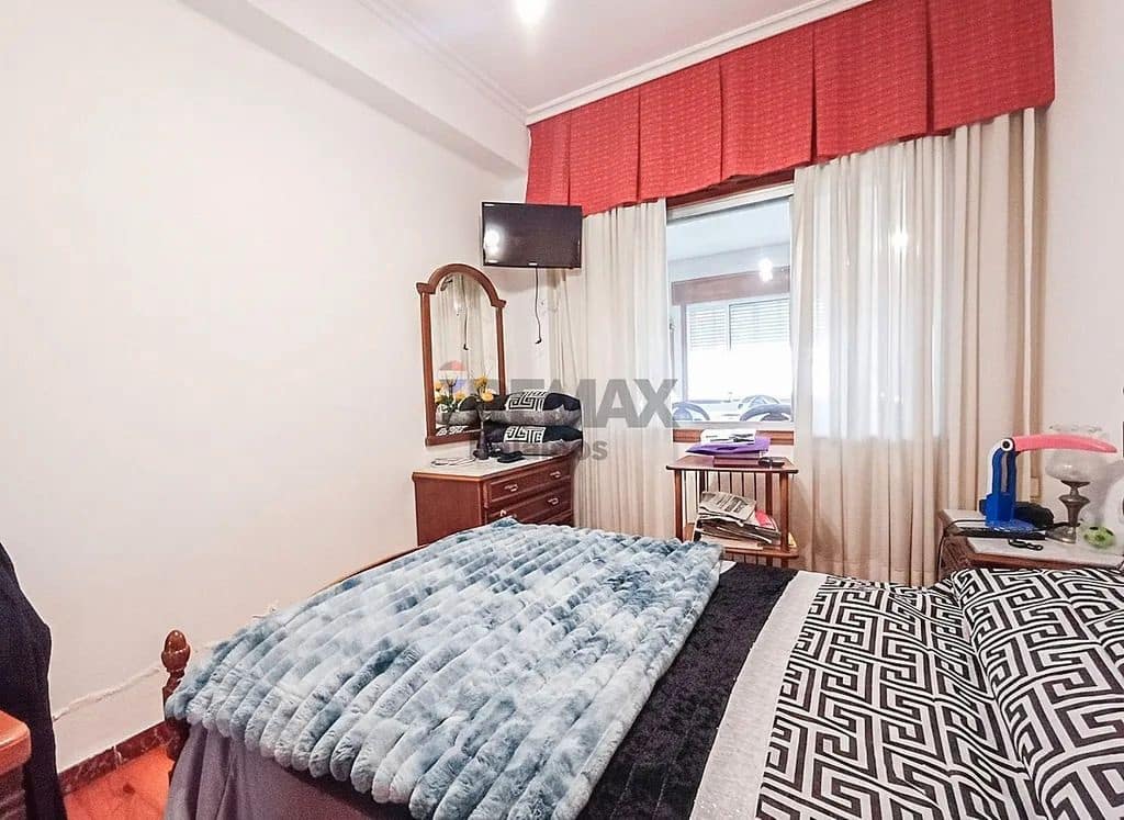 5 bedroom Flat for sale in A Caniza - € 159,000 (Ref: 9685333)