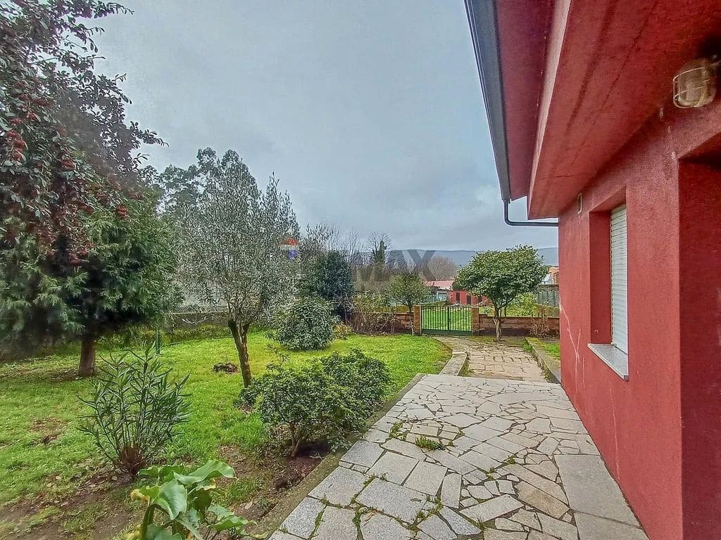 Commercieel te koop in A Caniza - € 99.000 (Ref: 9685334)