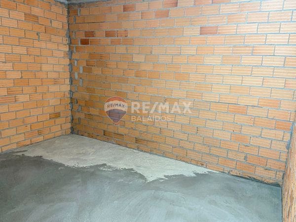 3 bedroom Villa for sale in Nigran with garage - € 500,000 (Ref: 9685343)