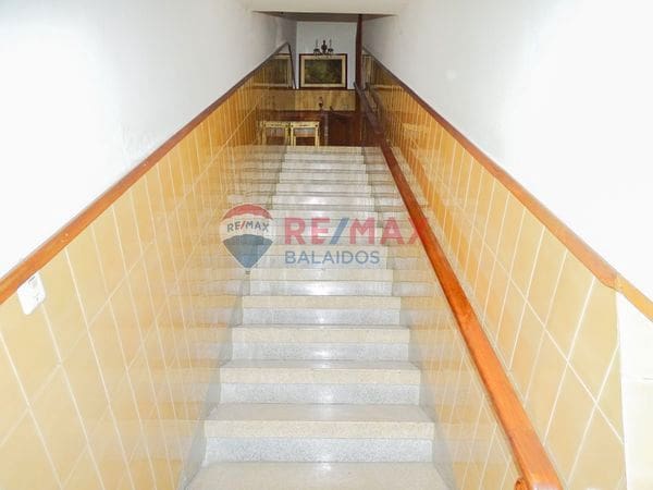 6 bedroom Semi-detached Villa for sale in Vigo - € 270,000 (Ref: 9685344)