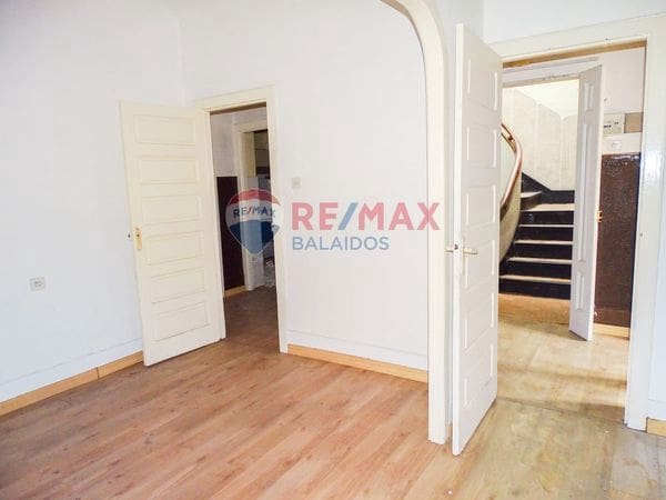 6 bedroom Semi-detached Villa for sale in Vigo - € 270,000 (Ref: 9685344)