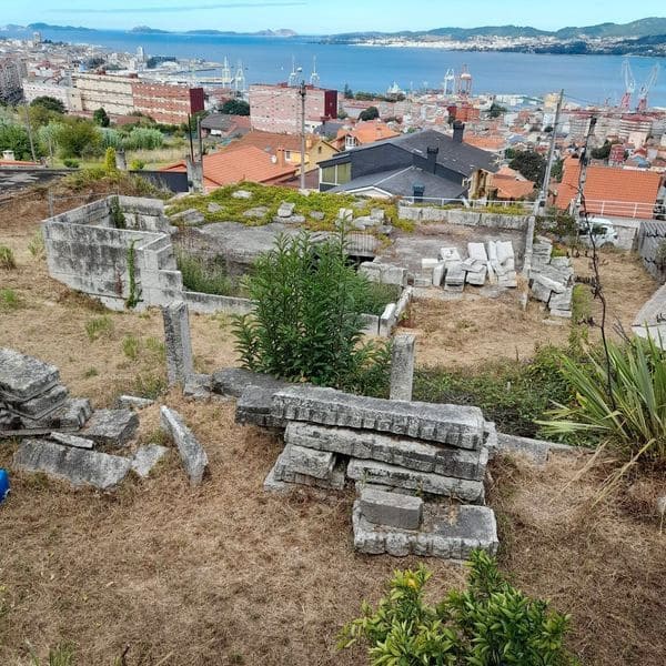 Villa for sale in Vigo - € 290,000 (Ref: 9685345)