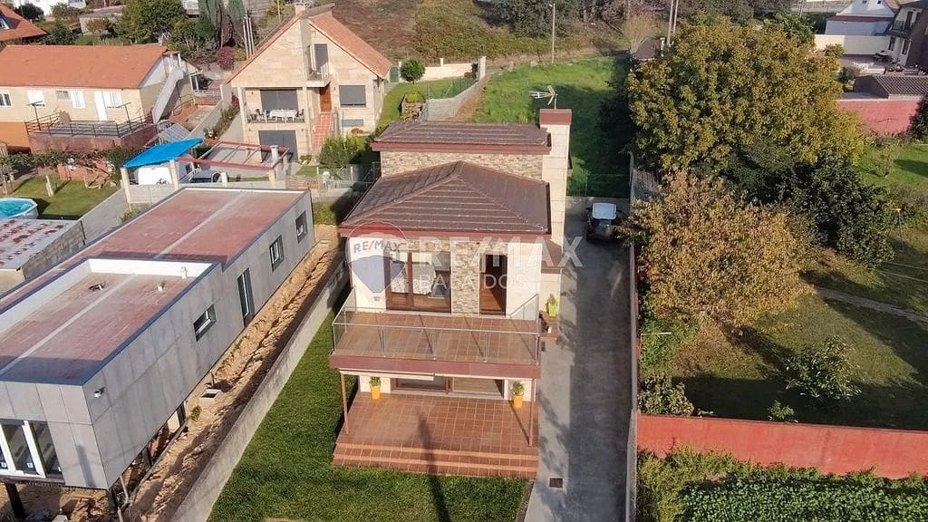 4 soveværelse Villa til salg i Vigo med swimmingpool garage - € 690.000 (Ref: 9685346)
