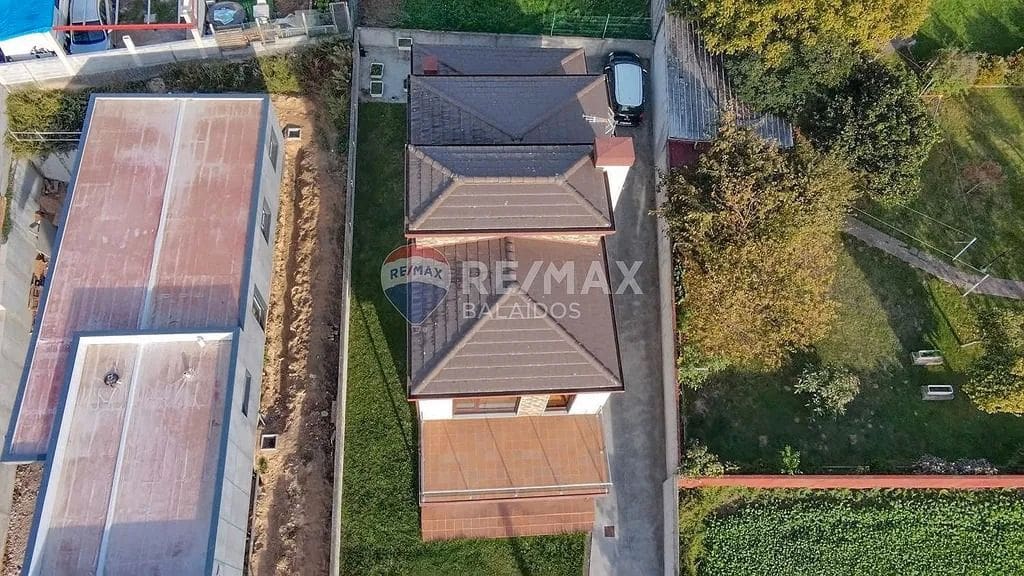 4 soveværelse Villa til salg i Vigo med swimmingpool garage - € 690.000 (Ref: 9685346)