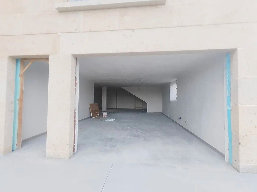 3 bedroom Villa for sale in Tomino with garage - € 385,000 (Ref: 9685348)