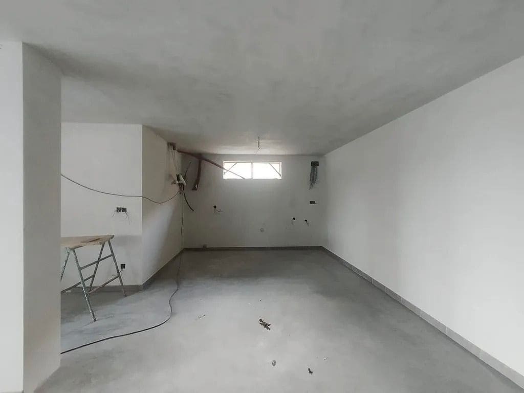 3 bedroom Villa for sale in Tomino with garage - € 385,000 (Ref: 9685348)