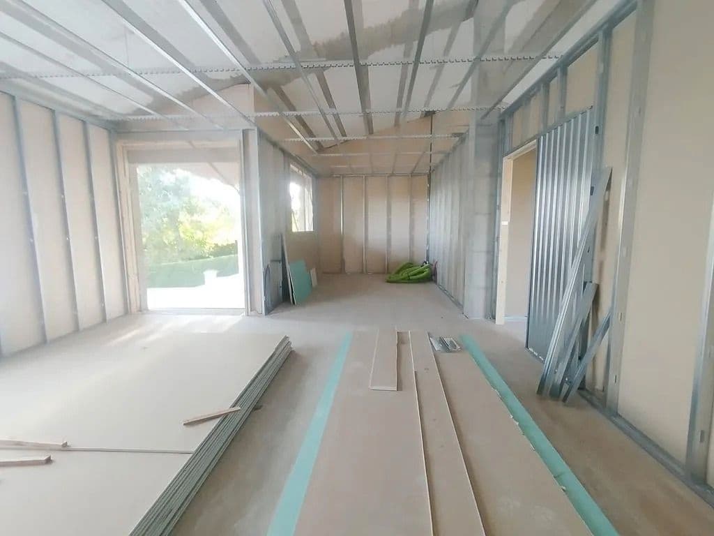 3 bedroom Villa for sale in Tomino with garage - € 385,000 (Ref: 9685348)