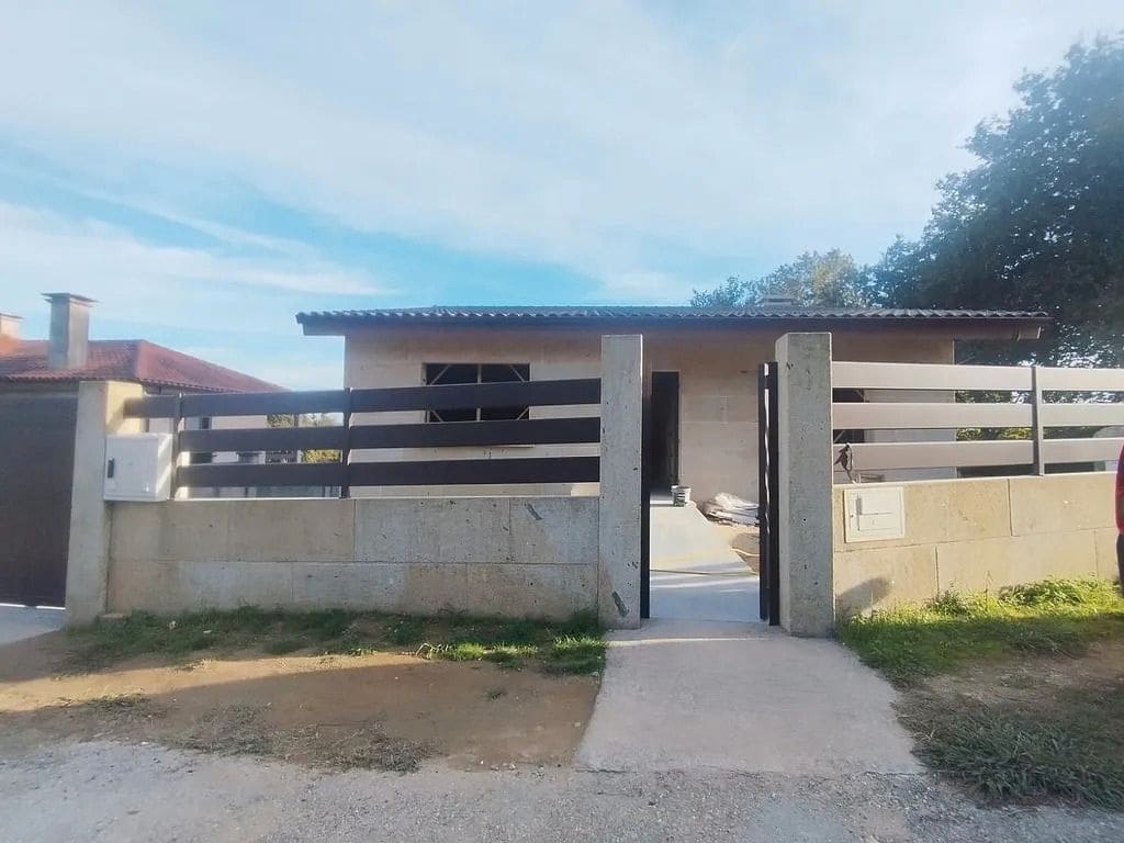 3 bedroom Villa for sale in Tomino with garage - € 385,000 (Ref: 9685348)