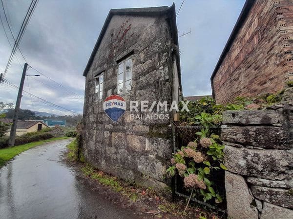 1 bedroom Semi-detached Villa for sale in Ponteareas - € 47,000 (Ref: 9685351)