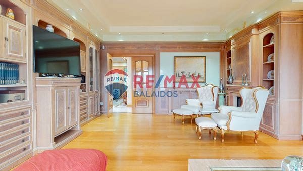 6 bedroom Villa for sale in Mos with pool garage - € 880,000 (Ref: 9685352)