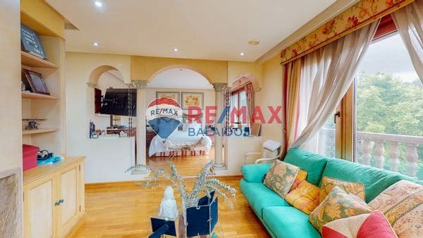 6 bedroom Villa for sale in Mos with pool garage - € 880,000 (Ref: 9685352)