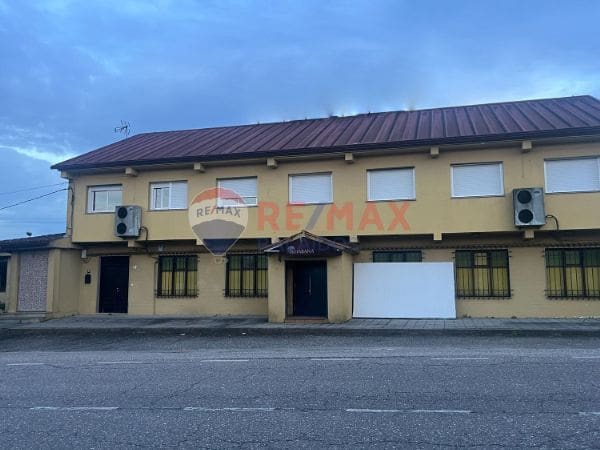 12 slaapkamer Hotel te koop in O Porrino - € 695.000 (Ref: 9685353)