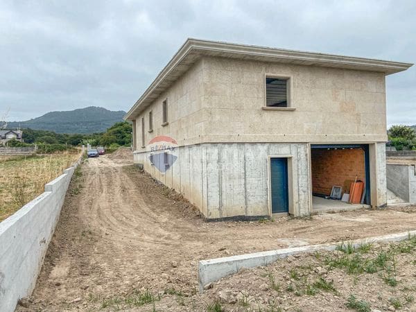 3 bedroom Villa for sale in Nigran with garage - € 500,000 (Ref: 9685355)