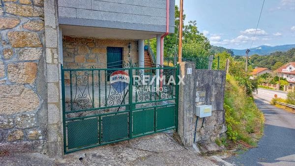 3 bedroom Finca/Country House for sale in Arbo - € 164,000 (Ref: 9685356)