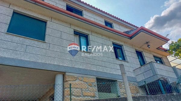 3 bedroom Finca/Country House for sale in Arbo - € 164,000 (Ref: 9685356)