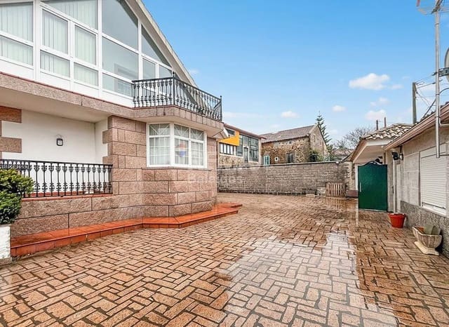 4 sovrum Villa till salu i O Rosal med garage - 390 000 € (Ref: 9685364)