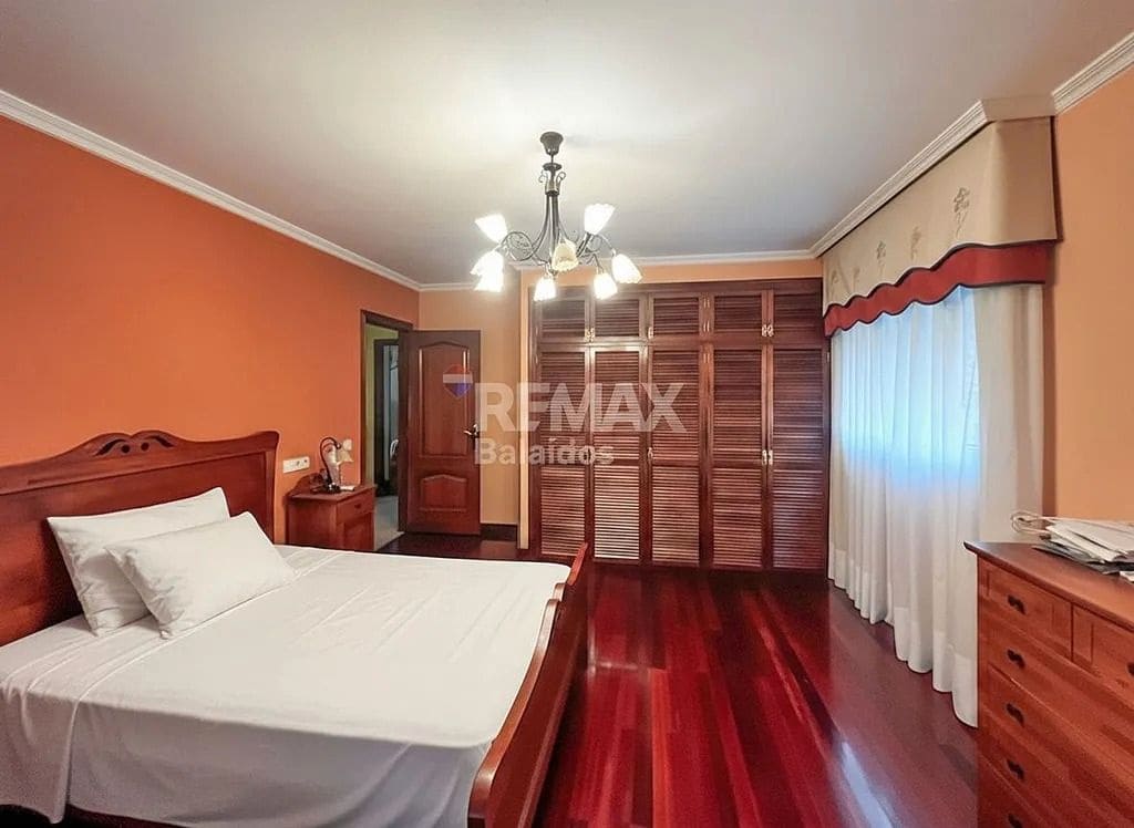 4 bedroom Villa for sale in O Rosal with garage - € 390,000 (Ref: 9685364)