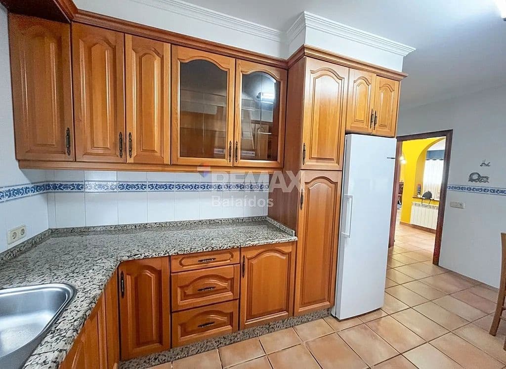 4 bedroom Villa for sale in O Rosal with garage - € 390,000 (Ref: 9685364)