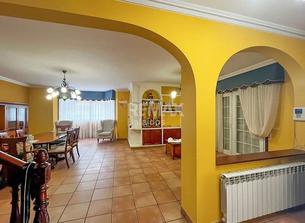 4 bedroom Villa for sale in O Rosal with garage - € 390,000 (Ref: 9685364)