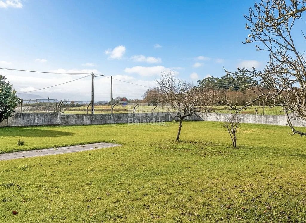 4 bedroom Villa for sale in O Rosal with garage - € 390,000 (Ref: 9685364)