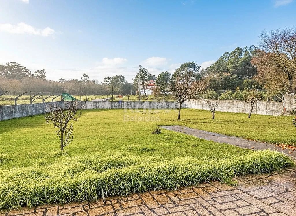 4 bedroom Villa for sale in O Rosal with garage - € 390,000 (Ref: 9685364)